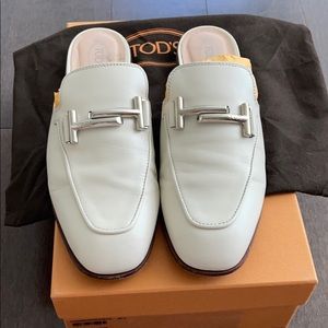 Tod’s off-white flat mules